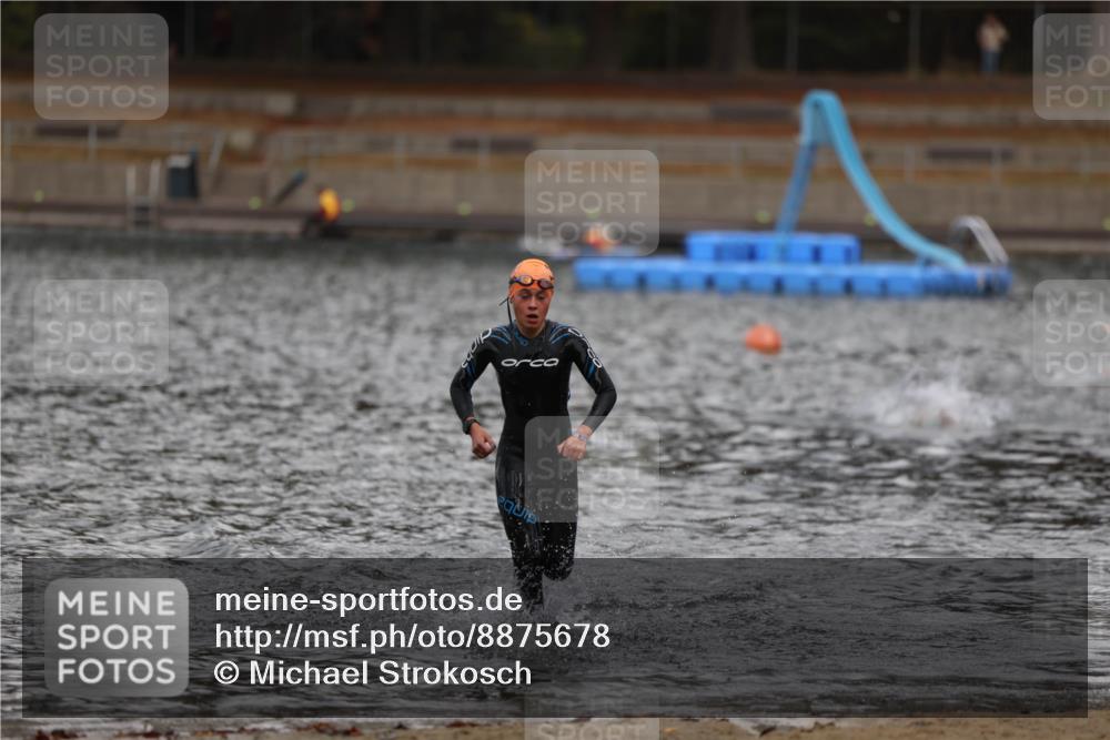 14.09.2025 - Stadtparktriathlon Michael Strokosch http://msf.ph/oto/8875678 14.09.2025 13:08:44 Schwimmen 1526 meine-sportfotos.de