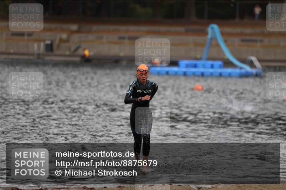 14.09.2025 - Stadtparktriathlon Michael Strokosch http://msf.ph/oto/8875679 14.09.2025 13:08:44 Schwimmen 1526 meine-sportfotos.de