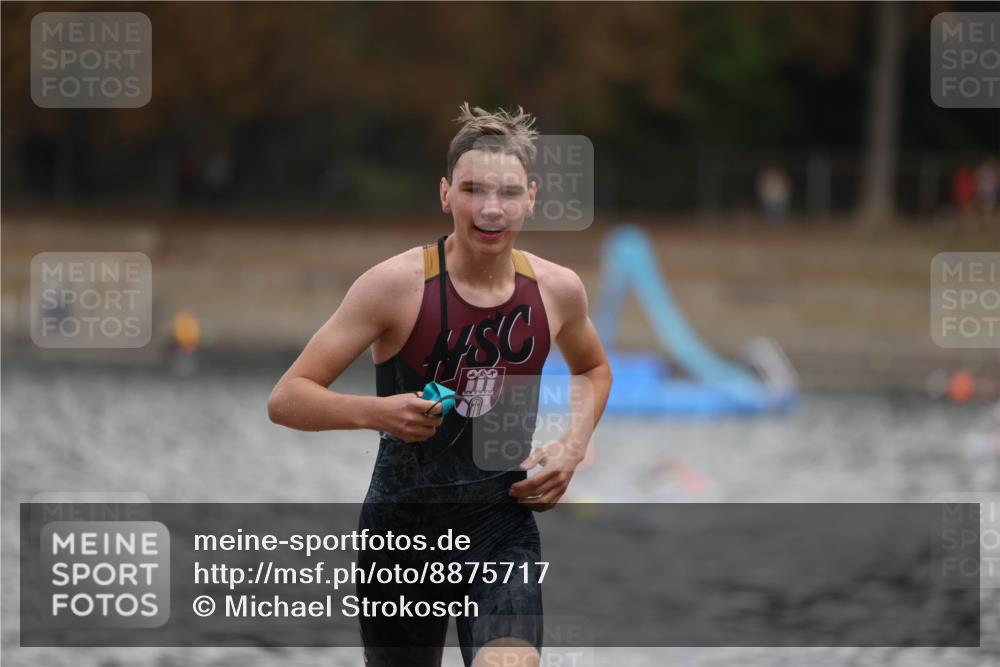 14.09.2025 - Stadtparktriathlon Michael Strokosch http://msf.ph/oto/8875717 14.09.2025 13:09:01 Schwimmen 1530, 1547 meine-sportfotos.de