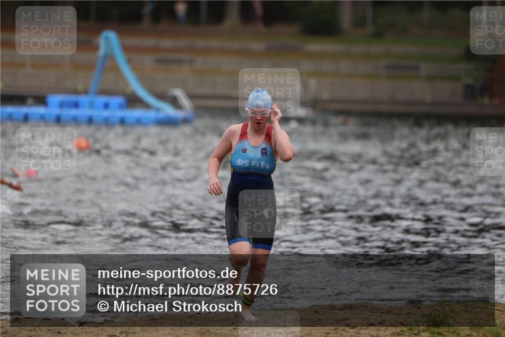 14.09.2025 - Stadtparktriathlon Michael Strokosch http://msf.ph/oto/8875726 14.09.2025 13:09:10 Schwimmen 1525, 1530, 1541 meine-sportfotos.de