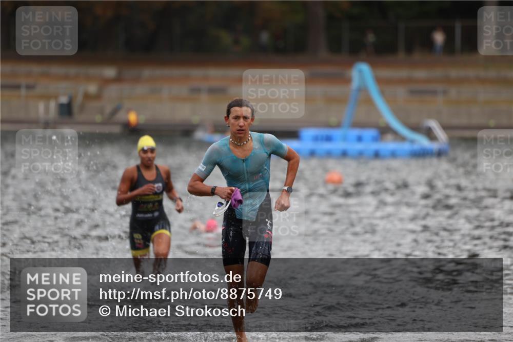 14.09.2025 - Stadtparktriathlon Michael Strokosch http://msf.ph/oto/8875749 14.09.2025 13:09:18 Schwimmen 1525, 1541, 1552 meine-sportfotos.de