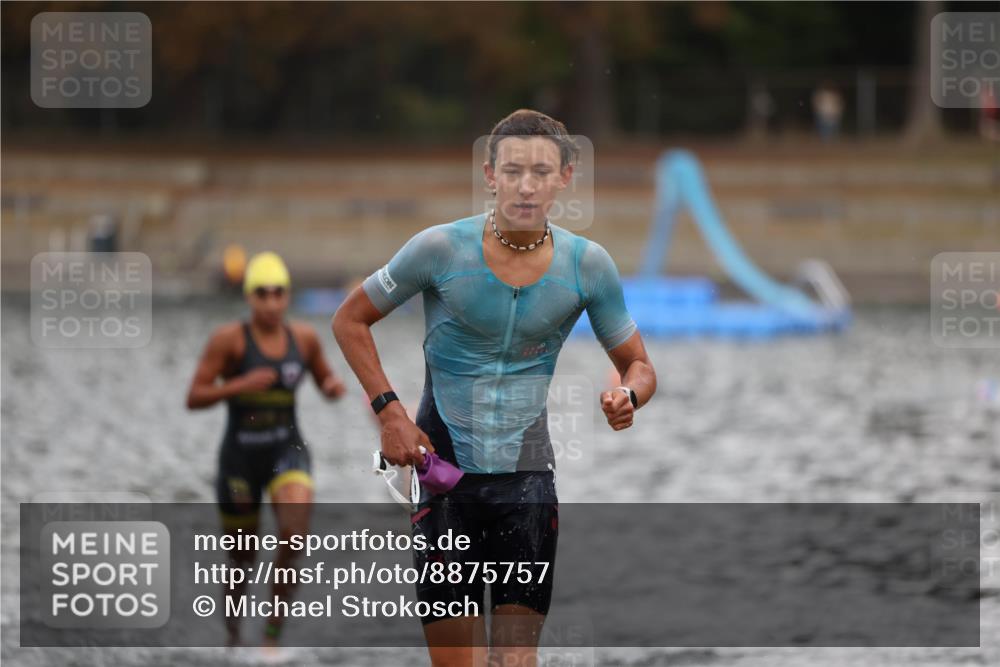 14.09.2025 - Stadtparktriathlon Michael Strokosch http://msf.ph/oto/8875757 14.09.2025 13:09:19 Schwimmen 1525, 1541, 1552 meine-sportfotos.de
