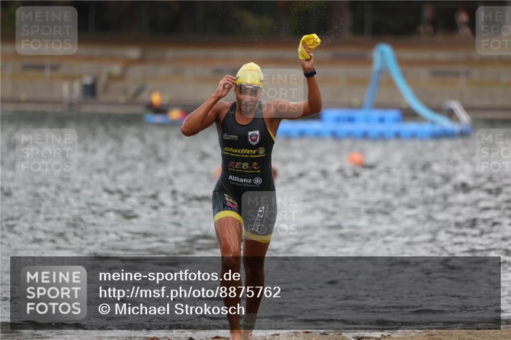 14.09.2025 - Stadtparktriathlon Michael Strokosch http://msf.ph/oto/8875762 14.09.2025 13:09:21 Schwimmen 1525, 1541, 1552 meine-sportfotos.de
