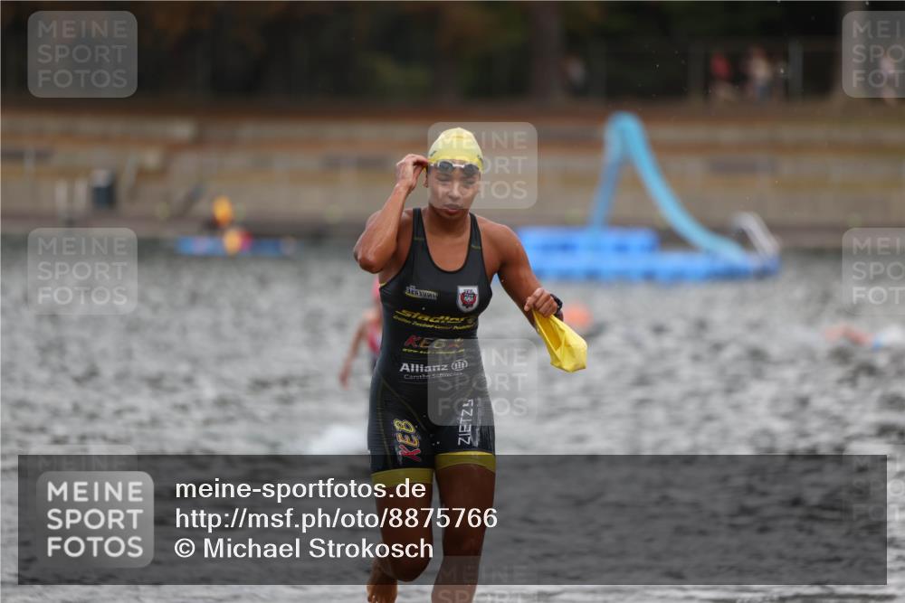 14.09.2025 - Stadtparktriathlon Michael Strokosch http://msf.ph/oto/8875766 14.09.2025 13:09:21 Schwimmen 1525, 1541, 1552 meine-sportfotos.de