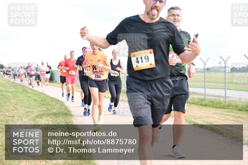 14.09.2025 - Airport Race Dr. Thomas Lammeyer http://msf.ph/oto/8875780 14.09.2025 12:20:36 Laufen 631, 151, 1866, 280, 419 meine-sportfotos.de