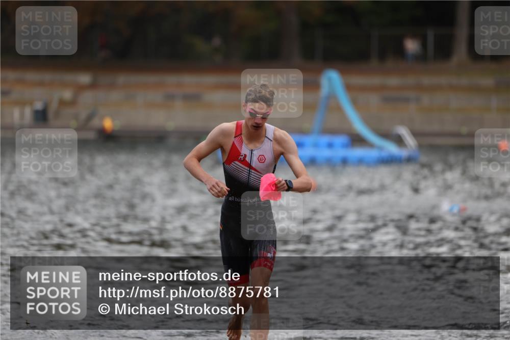 14.09.2025 - Stadtparktriathlon Michael Strokosch http://msf.ph/oto/8875781 14.09.2025 13:09:27 Schwimmen 1552 meine-sportfotos.de