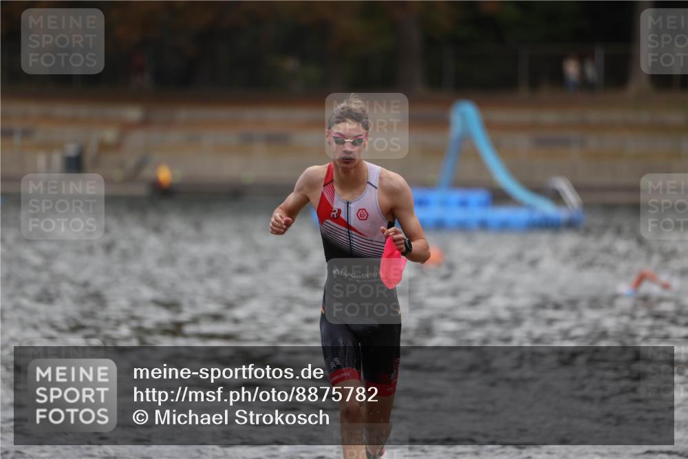 14.09.2025 - Stadtparktriathlon Michael Strokosch http://msf.ph/oto/8875782 14.09.2025 13:09:28 Schwimmen 1552 meine-sportfotos.de