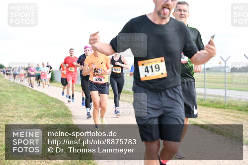 14.09.2025 - Airport Race Dr. Thomas Lammeyer http://msf.ph/oto/8875783 14.09.2025 12:20:36 Laufen 631, 21, 280, 1866, 419 meine-sportfotos.de