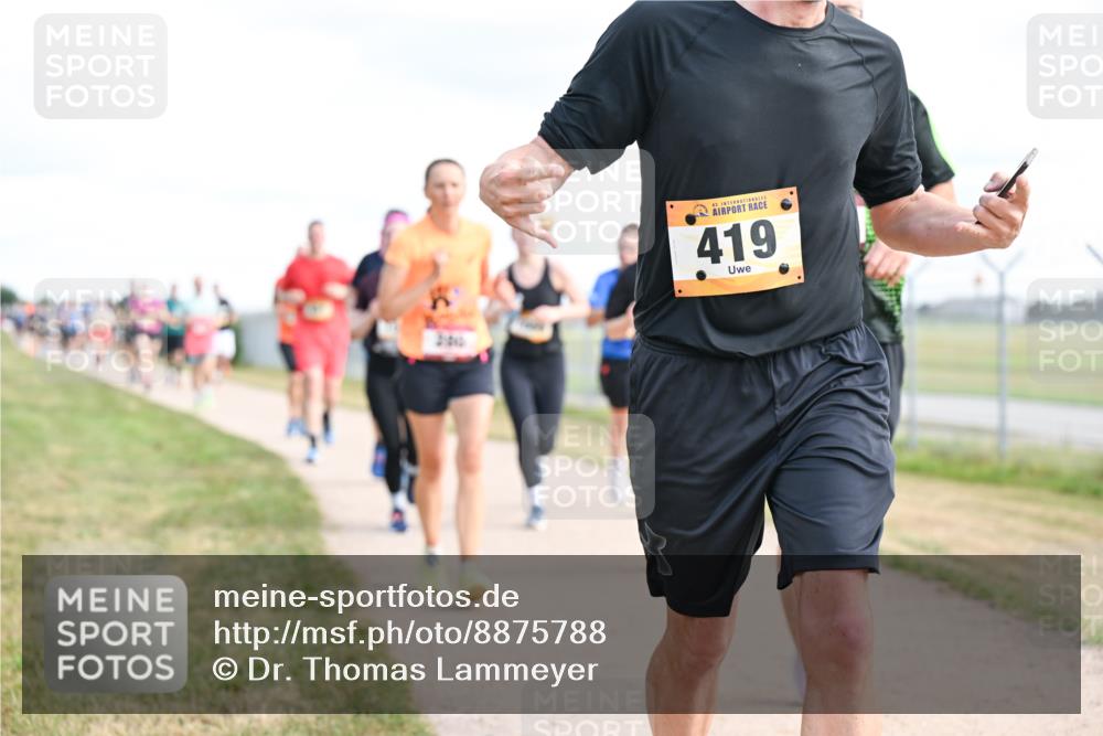 14.09.2025 - Airport Race Dr. Thomas Lammeyer http://msf.ph/oto/8875788 14.09.2025 12:20:36 Laufen 42, 419 meine-sportfotos.de