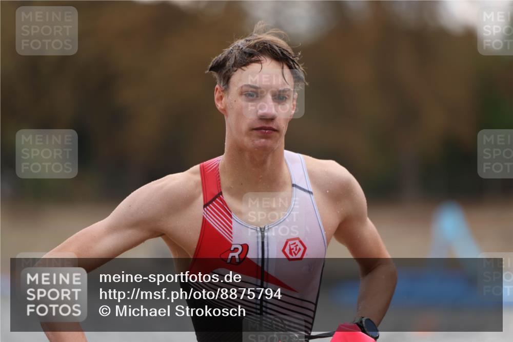 14.09.2025 - Stadtparktriathlon Michael Strokosch http://msf.ph/oto/8875794 14.09.2025 13:09:30 Schwimmen 1552 meine-sportfotos.de