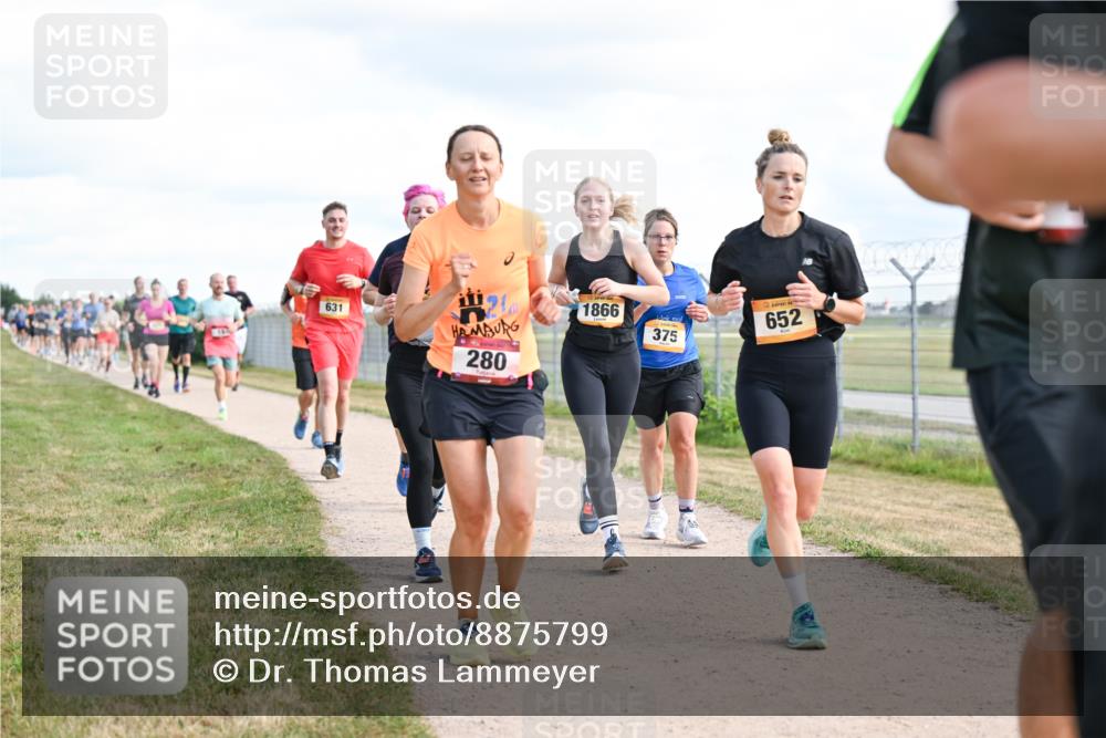 14.09.2025 - Airport Race Dr. Thomas Lammeyer http://msf.ph/oto/8875799 14.09.2025 12:20:37 Laufen 631, 1866, 652, 375, 280 meine-sportfotos.de