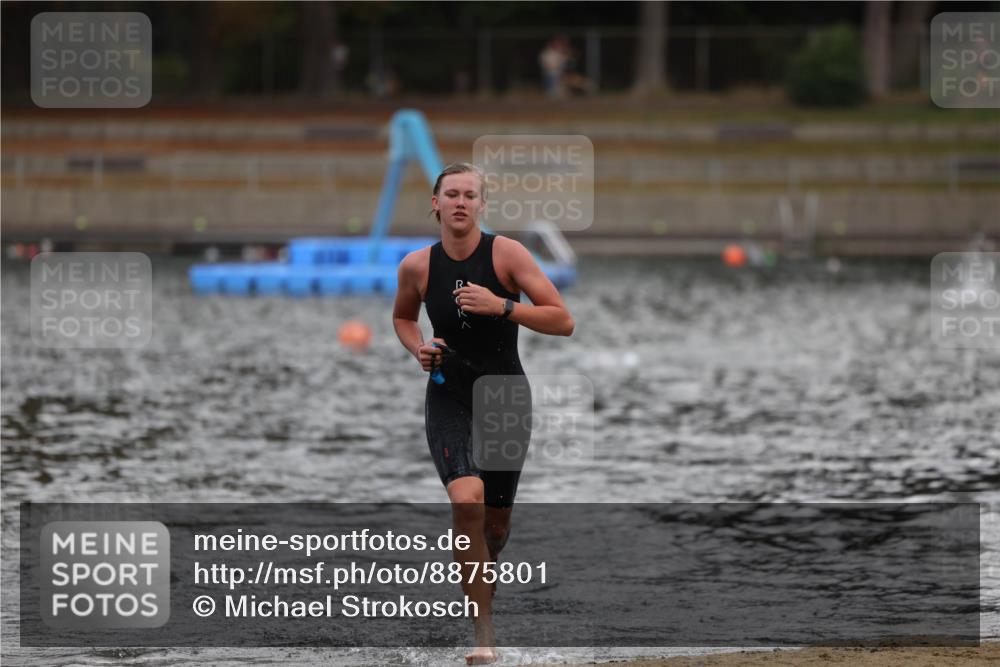 14.09.2025 - Stadtparktriathlon Michael Strokosch http://msf.ph/oto/8875801 14.09.2025 13:09:48 Schwimmen 1538 meine-sportfotos.de