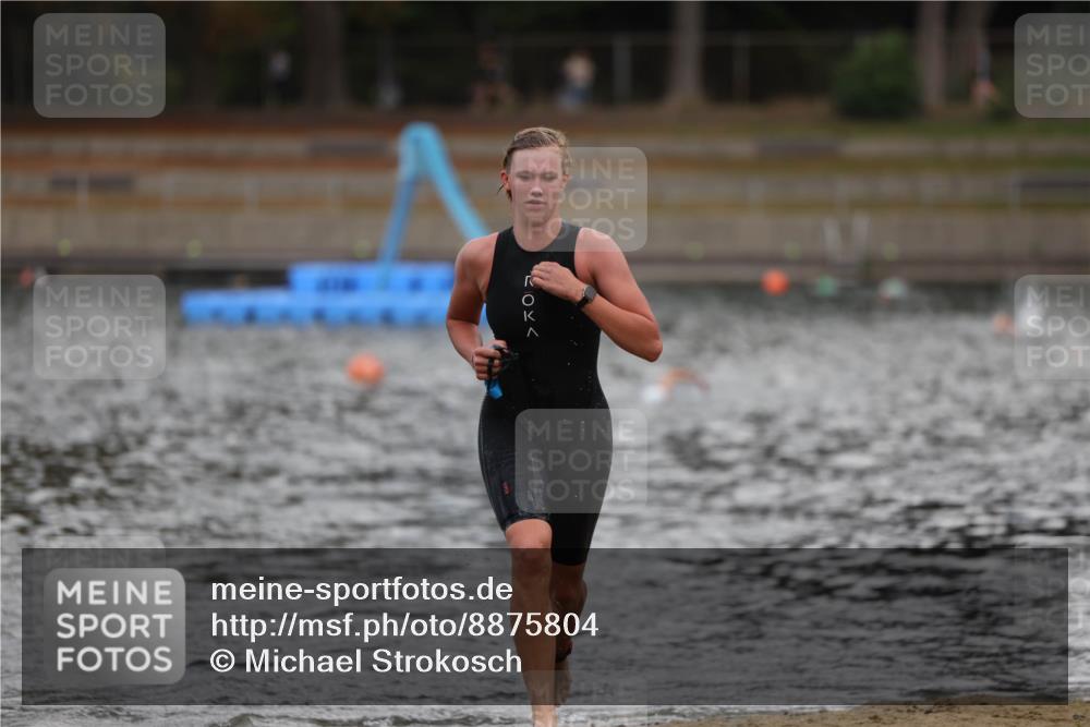 14.09.2025 - Stadtparktriathlon Michael Strokosch http://msf.ph/oto/8875804 14.09.2025 13:09:49 Schwimmen 1538 meine-sportfotos.de