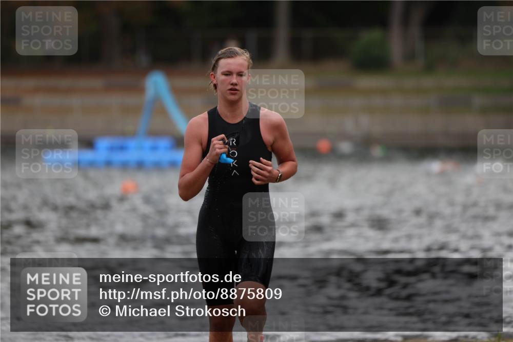 14.09.2025 - Stadtparktriathlon Michael Strokosch http://msf.ph/oto/8875809 14.09.2025 13:09:50 Schwimmen 1538 meine-sportfotos.de
