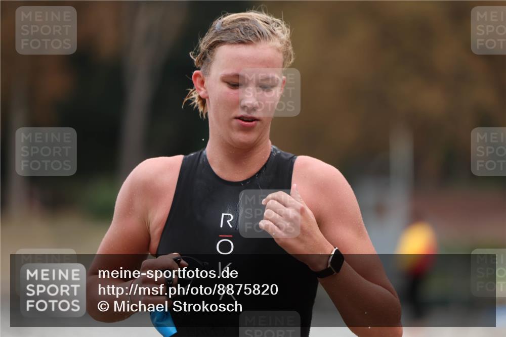 14.09.2025 - Stadtparktriathlon Michael Strokosch http://msf.ph/oto/8875820 14.09.2025 13:09:52 Schwimmen 1538 meine-sportfotos.de