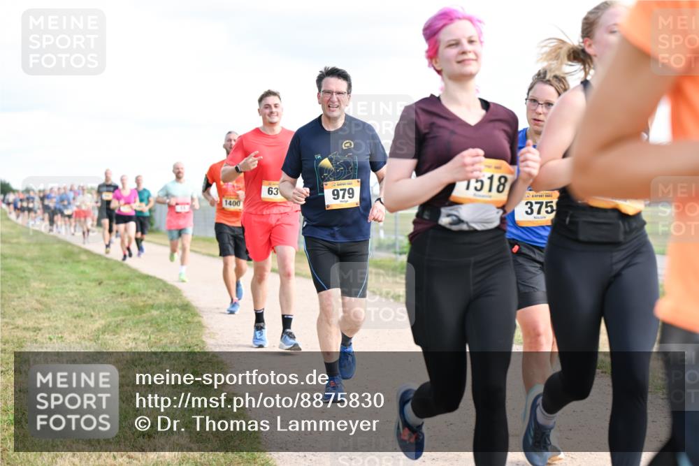 14.09.2025 - Airport Race Dr. Thomas Lammeyer http://msf.ph/oto/8875830 14.09.2025 12:20:38 Laufen 1400, 63, 979, 1518, 375 meine-sportfotos.de