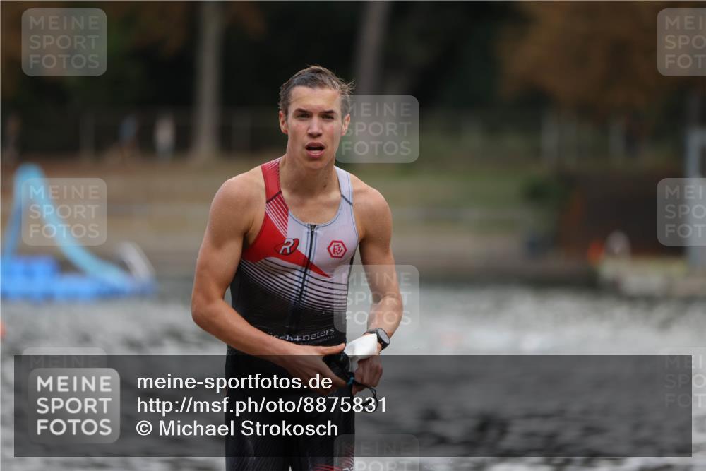 14.09.2025 - Stadtparktriathlon Michael Strokosch http://msf.ph/oto/8875831 14.09.2025 13:10:17 Schwimmen 1548 meine-sportfotos.de