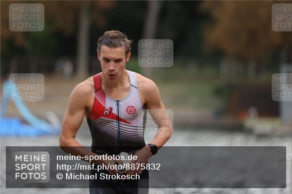 14.09.2025 - Stadtparktriathlon Michael Strokosch http://msf.ph/oto/8875832 14.09.2025 13:10:18 Schwimmen 1548 meine-sportfotos.de