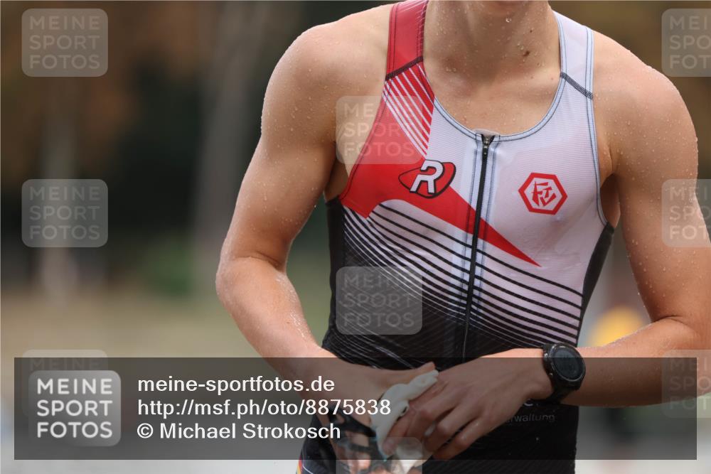 14.09.2025 - Stadtparktriathlon Michael Strokosch http://msf.ph/oto/8875838 14.09.2025 13:10:19 Schwimmen 1548 meine-sportfotos.de