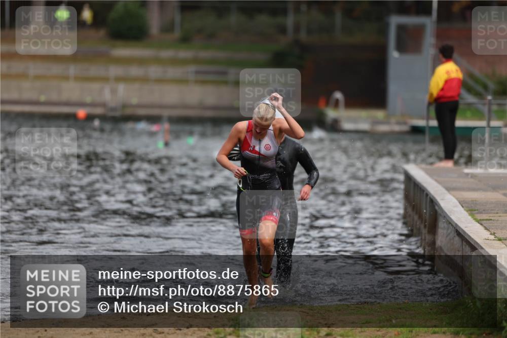 14.09.2025 - Stadtparktriathlon Michael Strokosch http://msf.ph/oto/8875865 14.09.2025 13:10:48 Schwimmen 1531, 1536 meine-sportfotos.de