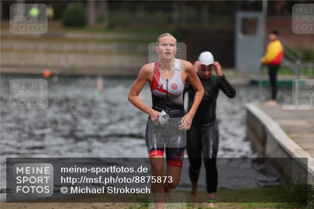 14.09.2025 - Stadtparktriathlon Michael Strokosch http://msf.ph/oto/8875873 14.09.2025 13:10:50 Schwimmen 1531, 1536 meine-sportfotos.de