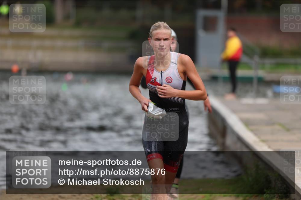 14.09.2025 - Stadtparktriathlon Michael Strokosch http://msf.ph/oto/8875876 14.09.2025 13:10:50 Schwimmen 1531, 1536 meine-sportfotos.de
