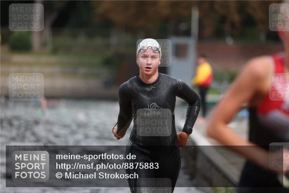 14.09.2025 - Stadtparktriathlon Michael Strokosch http://msf.ph/oto/8875883 14.09.2025 13:10:52 Schwimmen 1531, 1536 meine-sportfotos.de