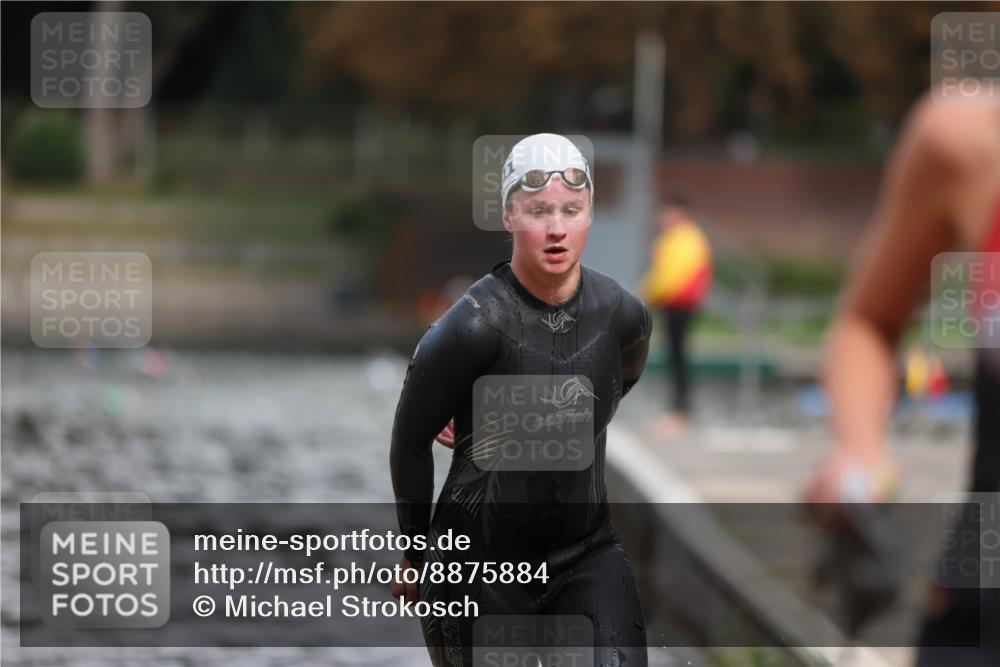 14.09.2025 - Stadtparktriathlon Michael Strokosch http://msf.ph/oto/8875884 14.09.2025 13:10:52 Schwimmen 1531, 1536 meine-sportfotos.de