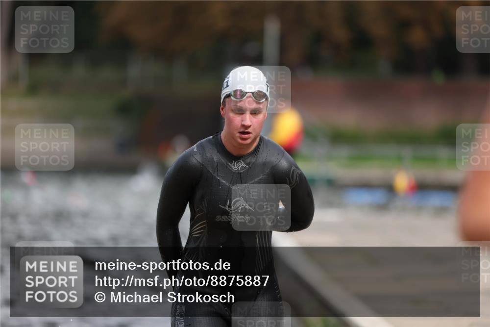 14.09.2025 - Stadtparktriathlon Michael Strokosch http://msf.ph/oto/8875887 14.09.2025 13:10:52 Schwimmen 1531, 1536 meine-sportfotos.de