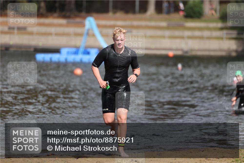 14.09.2025 - Stadtparktriathlon Michael Strokosch http://msf.ph/oto/8875921 14.09.2025 13:11:39 Schwimmen 1544 meine-sportfotos.de