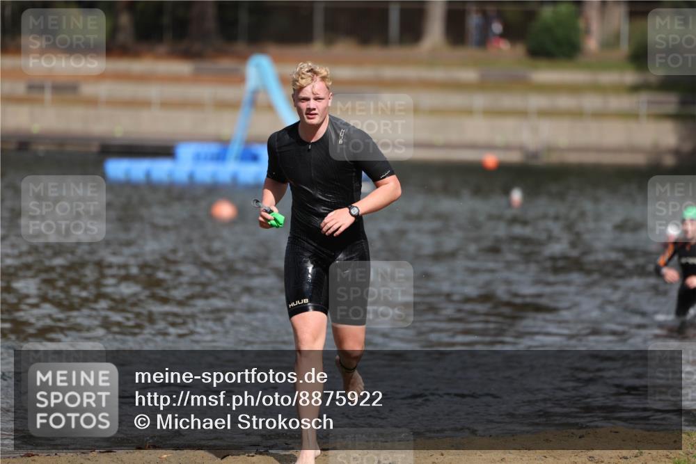 14.09.2025 - Stadtparktriathlon Michael Strokosch http://msf.ph/oto/8875922 14.09.2025 13:11:40 Schwimmen 1544 meine-sportfotos.de