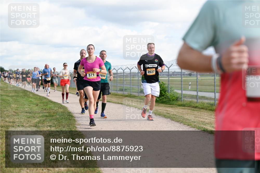 14.09.2025 - Airport Race Dr. Thomas Lammeyer http://msf.ph/oto/8875923 14.09.2025 12:20:44 Laufen 1901, 571, 1859, 2037 meine-sportfotos.de