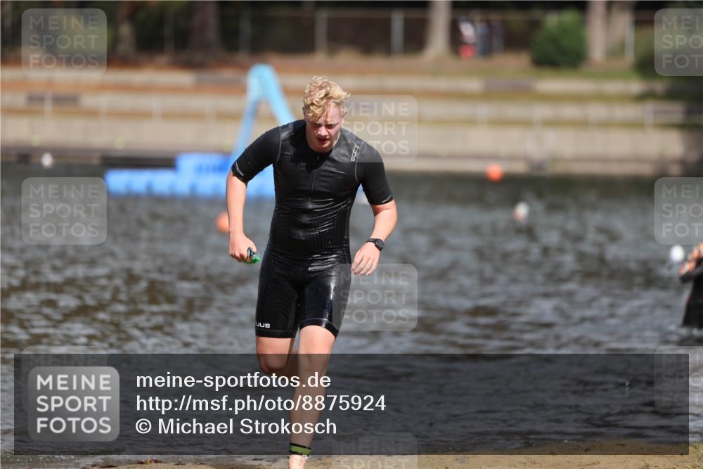 14.09.2025 - Stadtparktriathlon Michael Strokosch http://msf.ph/oto/8875924 14.09.2025 13:11:40 Schwimmen 1544 meine-sportfotos.de