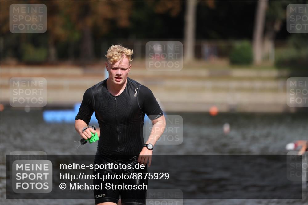14.09.2025 - Stadtparktriathlon Michael Strokosch http://msf.ph/oto/8875929 14.09.2025 13:11:41 Schwimmen 1544 meine-sportfotos.de