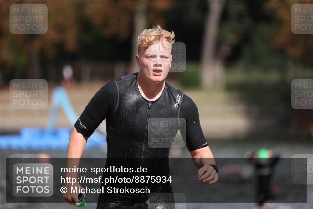 14.09.2025 - Stadtparktriathlon Michael Strokosch http://msf.ph/oto/8875934 14.09.2025 13:11:42 Schwimmen 1522, 1544 meine-sportfotos.de