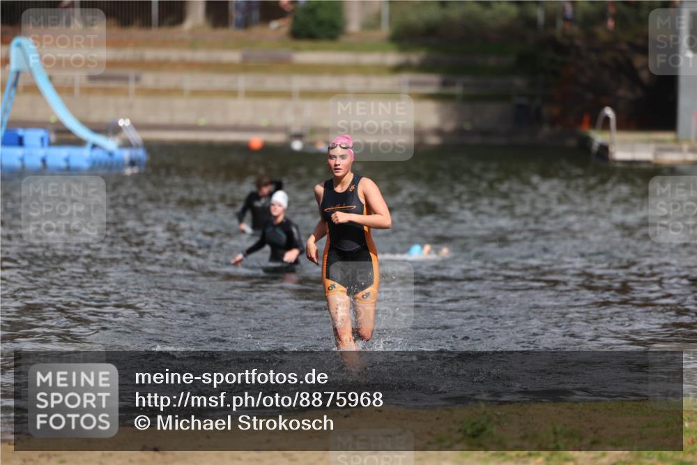 14.09.2025 - Stadtparktriathlon Michael Strokosch http://msf.ph/oto/8875968 14.09.2025 13:12:12 Schwimmen 1532 meine-sportfotos.de