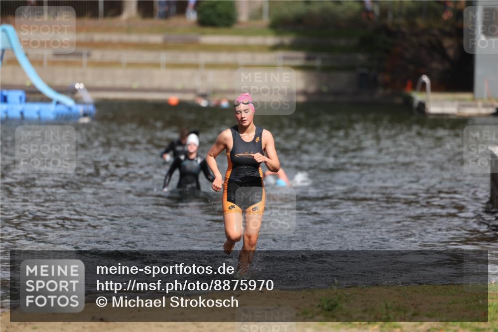 14.09.2025 - Stadtparktriathlon Michael Strokosch http://msf.ph/oto/8875970 14.09.2025 13:12:13 Schwimmen 1532 meine-sportfotos.de