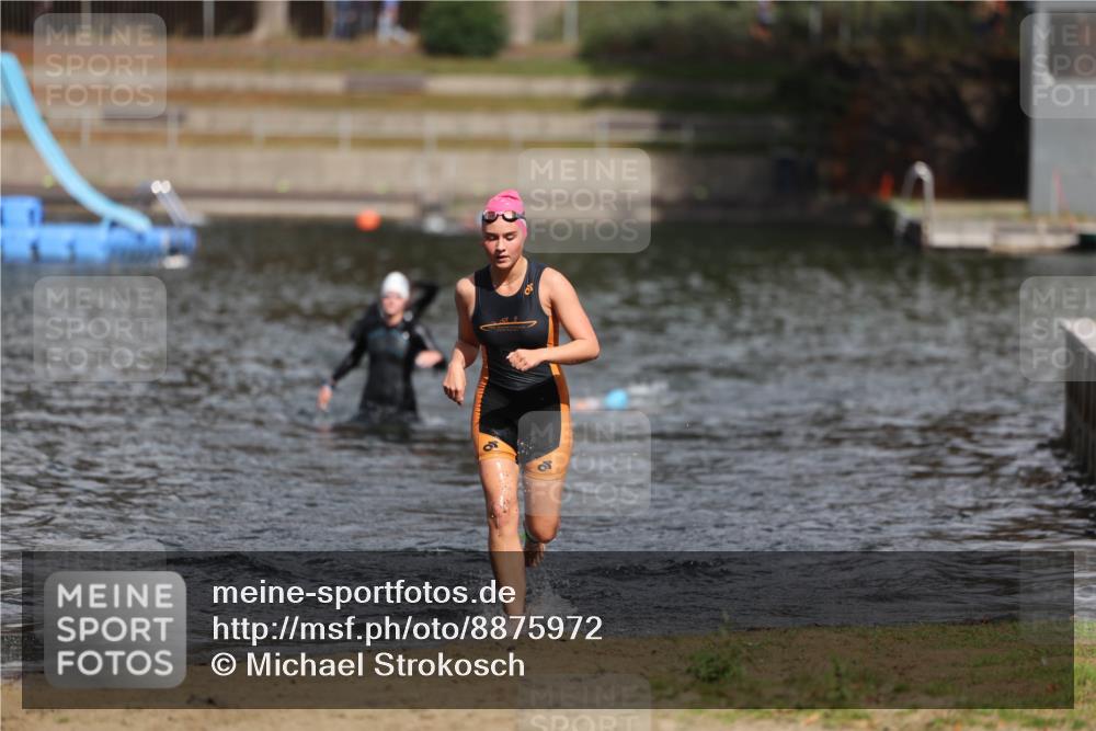 14.09.2025 - Stadtparktriathlon Michael Strokosch http://msf.ph/oto/8875972 14.09.2025 13:12:13 Schwimmen 1532 meine-sportfotos.de