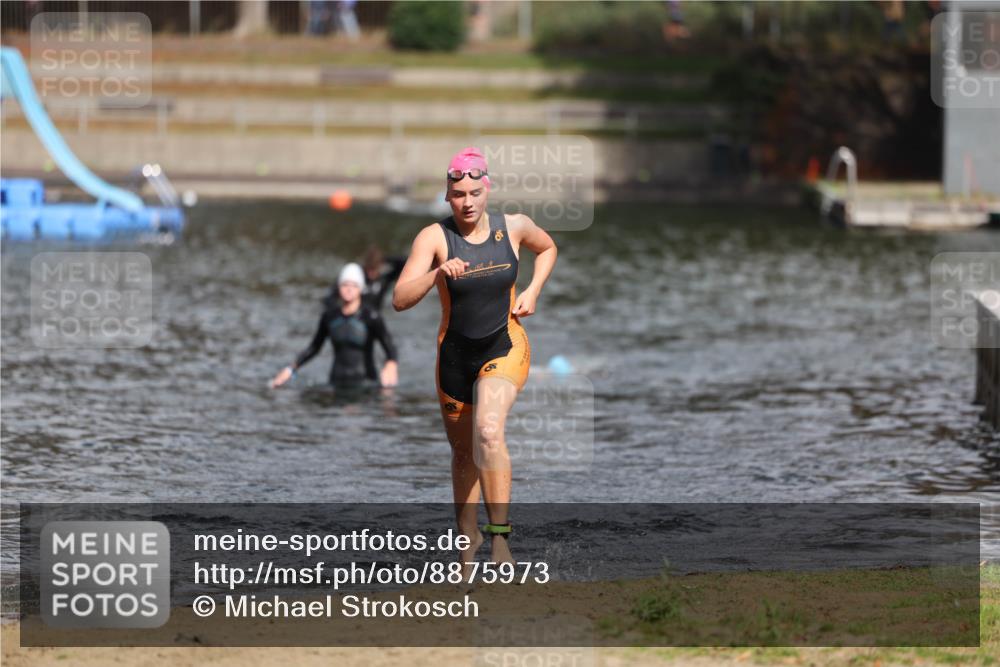 14.09.2025 - Stadtparktriathlon Michael Strokosch http://msf.ph/oto/8875973 14.09.2025 13:12:14 Schwimmen 1532, 1534 meine-sportfotos.de