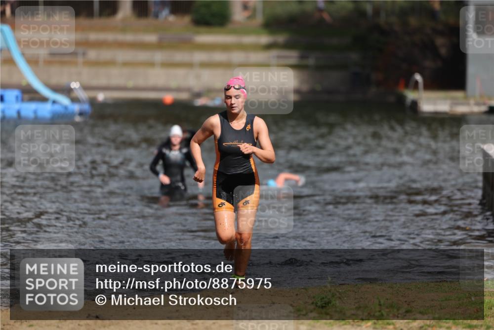 14.09.2025 - Stadtparktriathlon Michael Strokosch http://msf.ph/oto/8875975 14.09.2025 13:12:14 Schwimmen 1532, 1534 meine-sportfotos.de