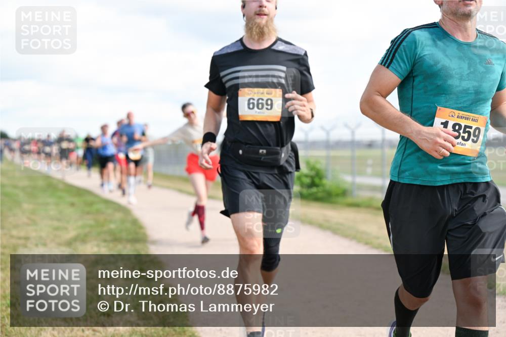 14.09.2025 - Airport Race Dr. Thomas Lammeyer http://msf.ph/oto/8875982 14.09.2025 12:20:47 Laufen 669, 1859 meine-sportfotos.de