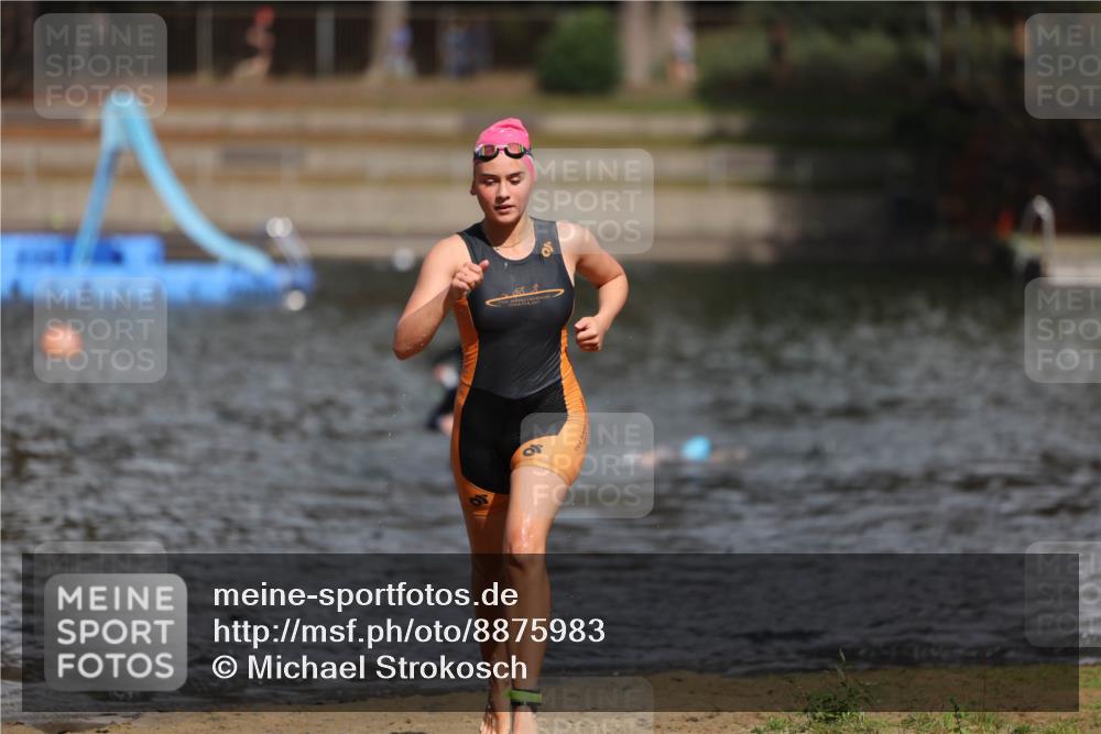 14.09.2025 - Stadtparktriathlon Michael Strokosch http://msf.ph/oto/8875983 14.09.2025 13:12:15 Schwimmen 1532, 1534 meine-sportfotos.de