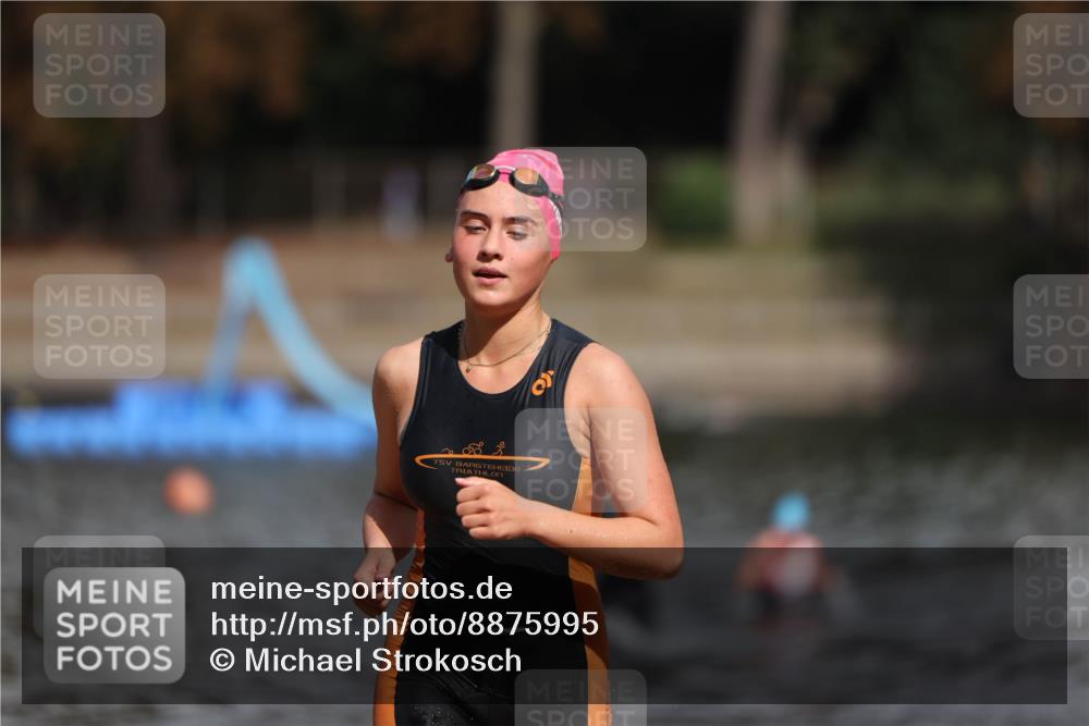 14.09.2025 - Stadtparktriathlon Michael Strokosch http://msf.ph/oto/8875995 14.09.2025 13:12:17 Schwimmen 1532, 1534, 1539 meine-sportfotos.de