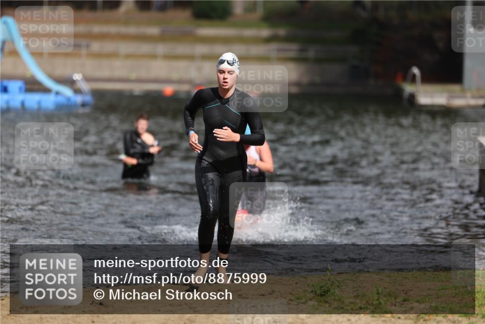 14.09.2025 - Stadtparktriathlon Michael Strokosch http://msf.ph/oto/8875999 14.09.2025 13:12:24 Schwimmen 1534, 1539 meine-sportfotos.de