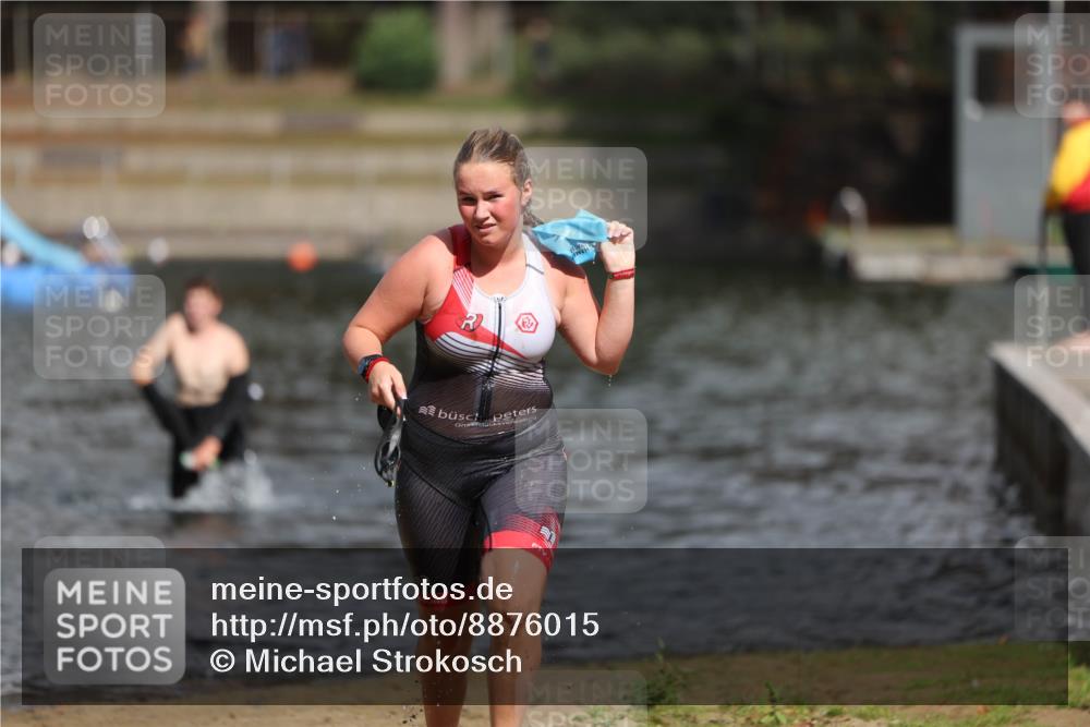 14.09.2025 - Stadtparktriathlon Michael Strokosch http://msf.ph/oto/8876015 14.09.2025 13:12:28 Schwimmen 1534, 1539, 1554 meine-sportfotos.de