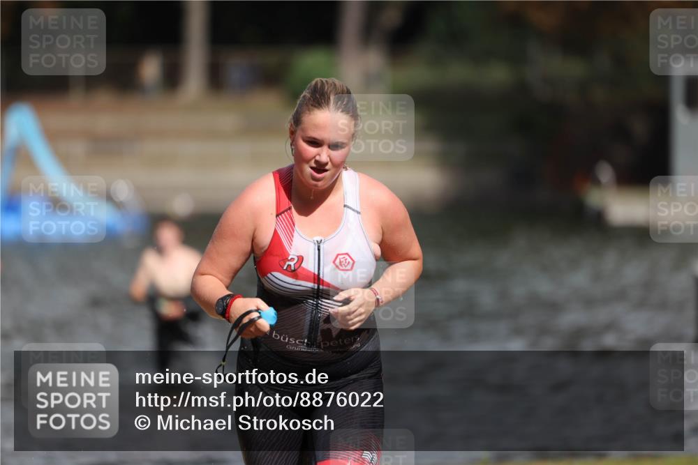 14.09.2025 - Stadtparktriathlon Michael Strokosch http://msf.ph/oto/8876022 14.09.2025 13:12:29 Schwimmen 1534, 1539, 1554 meine-sportfotos.de