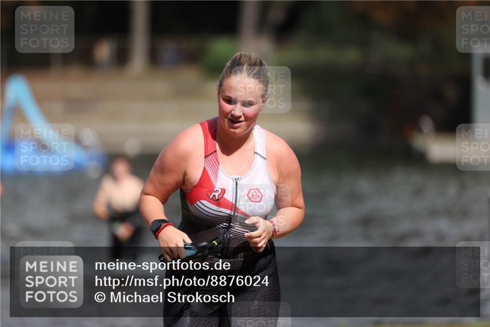 14.09.2025 - Stadtparktriathlon Michael Strokosch http://msf.ph/oto/8876024 14.09.2025 13:12:30 Schwimmen 1534, 1539, 1554 meine-sportfotos.de