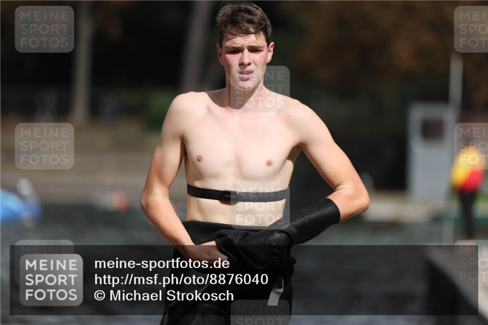 14.09.2025 - Stadtparktriathlon Michael Strokosch http://msf.ph/oto/8876040 14.09.2025 13:12:38 Schwimmen 1554 meine-sportfotos.de