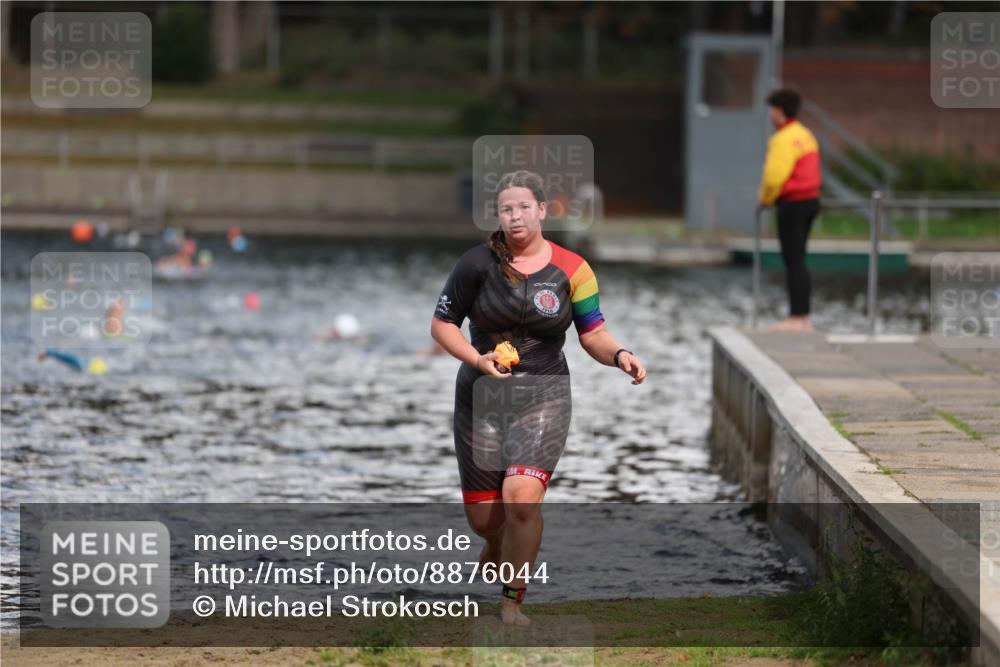 14.09.2025 - Stadtparktriathlon Michael Strokosch http://msf.ph/oto/8876044 14.09.2025 13:14:36 Schwimmen 1528 meine-sportfotos.de