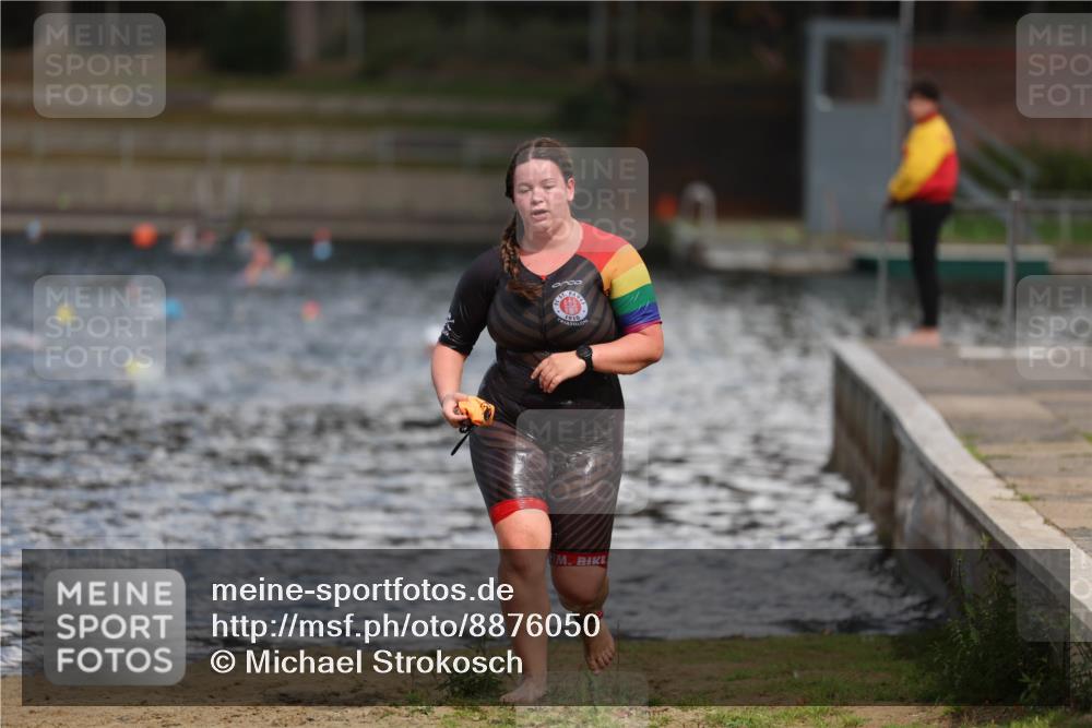 14.09.2025 - Stadtparktriathlon Michael Strokosch http://msf.ph/oto/8876050 14.09.2025 13:14:38 Schwimmen 1528 meine-sportfotos.de